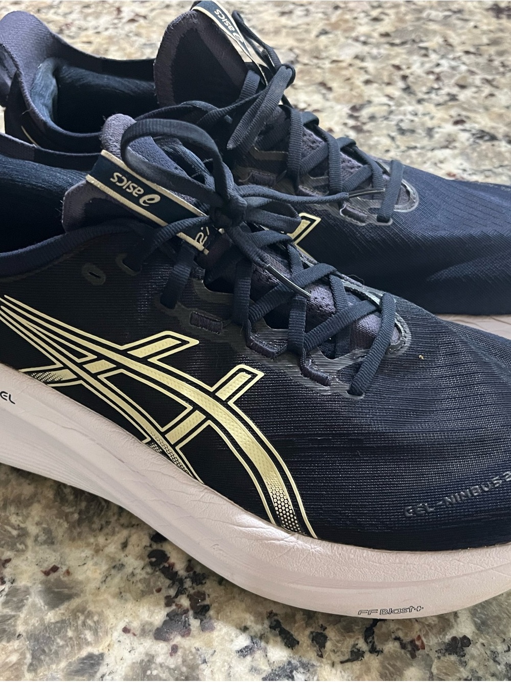 ASICS Gel Nimbus 27 size 12 men’s